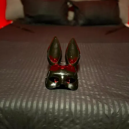 Kinky Red Plesure * Bucharest